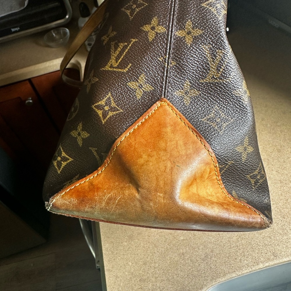 Louis Vuitton Cabas Mezzo Monogram Tote | Vintage Authentic LV Shoulder Bag - Picture 5 of 13